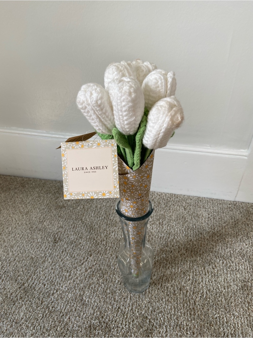 NWT Laura Ashley Knit White Tulips Flower Bouquet (set of 6)  Spring Decor